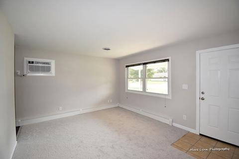 731 Cedardale Pl, Aurora, IL 60506 photo 3