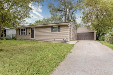 222 Harrison St Carpentersville Il 60110 31 Photos Mls 10878437 Movoto