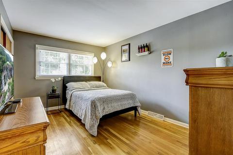 1102 E Juniper Ln, Mount Prospect, IL 60056 photo 23