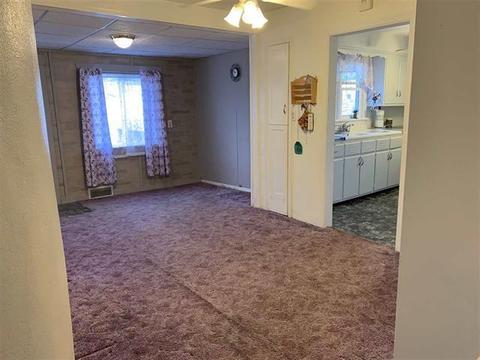 208 Main St, Leaf River, IL 61047 photo 6