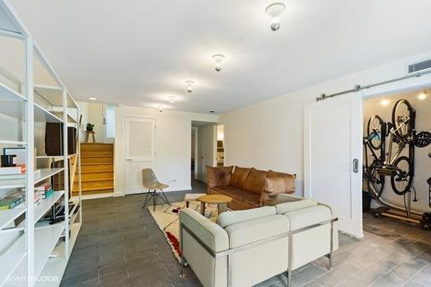 1322 E 48th St, Chicago, IL 60615 photo 13