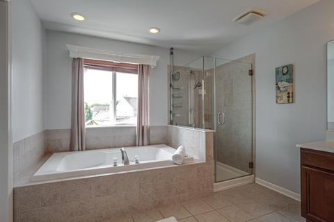 1424 Sutton Pl, Gurnee, IL 60031 photo 25