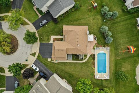 1424 Sutton Pl, Gurnee, IL 60031 photo 2