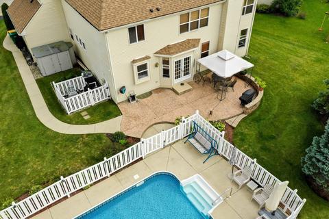 1424 Sutton Pl, Gurnee, IL 60031 photo 43