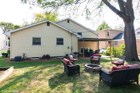 1103 E Illinois St, Wheaton, IL 60187 photo 2