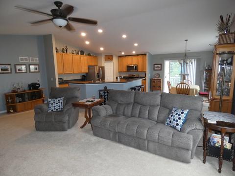 1552 Millbrook Dr, Algonquin, IL 60102 photo 3