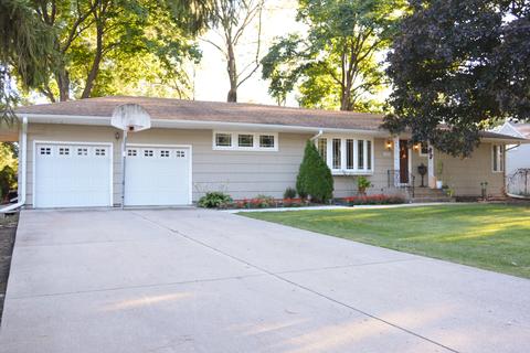 1125 Everett Ln, Des Plaines, IL 60018 photo 1