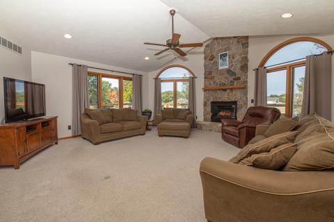 564 Baintree Rd, Lake Summerset, IL 61019 photo 9