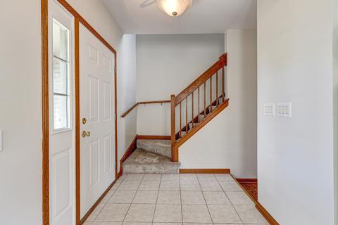 970 Amaranth Dr, Aurora, IL 60504 photo 2