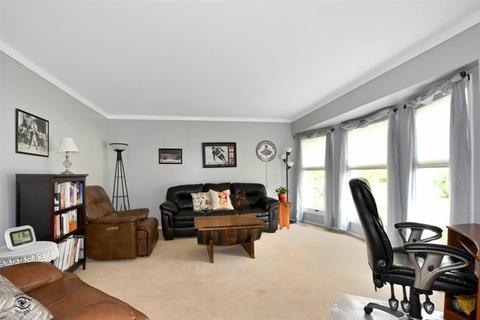 6330 Raleigh Rd, Willowbrook, IL 60527 photo 5