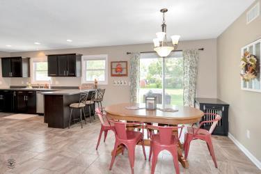 1137 N Hedge Ave, Kankakee, IL 60901 photo 8