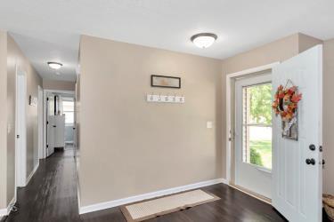 1137 N Hedge Ave, Kankakee, IL 60901 photo 2