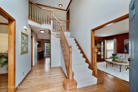 5292 Elliott Dr, Hoffman Estates, IL 60192 photo 2