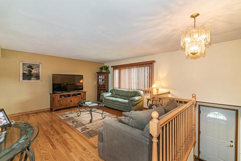 962 S Harvard Ave, Addison, IL 60101 photo 2
