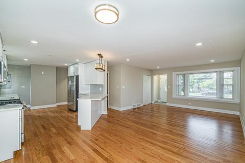 375 Bode Rd, Hoffman Estates, IL 60169 photo 3