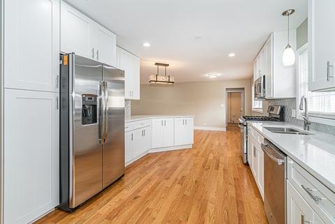 375 Bode Rd, Hoffman Estates, IL 60169 photo 10