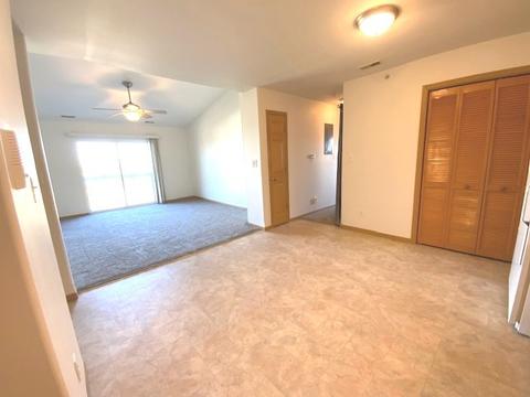 565 N Strack St #301, Cortland, IL 60112 photo 8