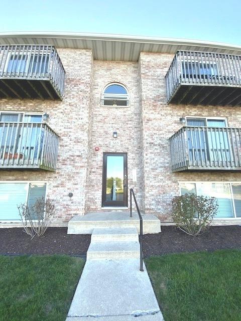 565 N Strack St #301, Cortland, IL 60112 photo 2