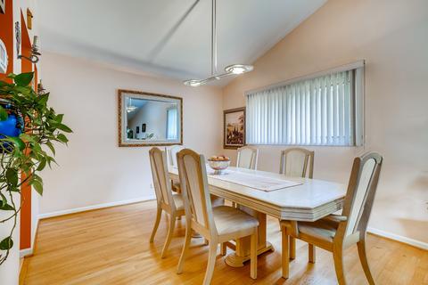 1806 E Boulder Dr, Mount Prospect, IL 60056 photo 8