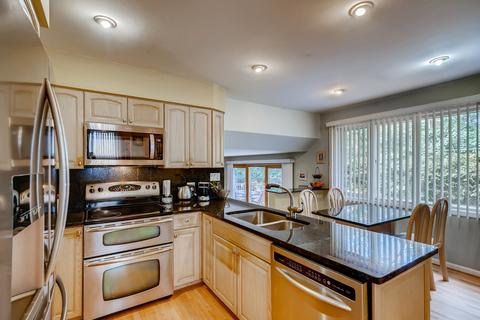 1806 E Boulder Dr, Mount Prospect, IL 60056 photo 12