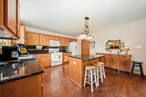301 Chippewa Dr, Minooka, IL 60447 photo 6