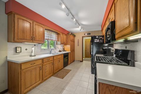 38 W265 Trails End, Elgin, IL 60124 photo 13