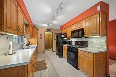 38 W265 Trails End, Elgin, IL 60124 photo 12