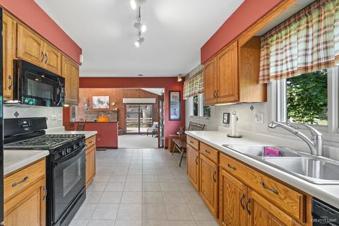38 W265 Trails End, Elgin, IL 60124 photo 11
