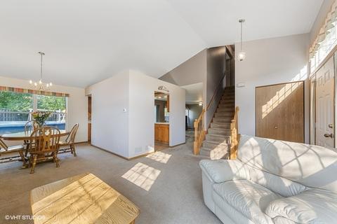3320 Chestnut Dr, Mchenry, IL 60051 photo 4