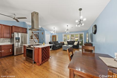 2009 Westview Dr, Des Plaines, IL 60018 photo 7