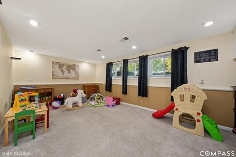 2009 Westview Dr, Des Plaines, IL 60018 photo 9