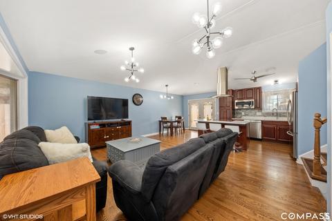 2009 Westview Dr, Des Plaines, IL 60018 photo 8