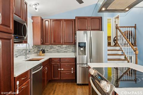 2009 Westview Dr, Des Plaines, IL 60018 photo 6
