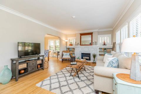 819 Rose Ave, Des Plaines, IL 60016 photo 2