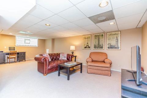 819 Rose Ave, Des Plaines, IL 60016 photo 9