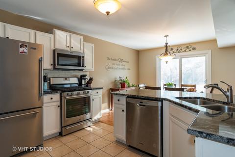 373 Persimmon Ct, Bartlett, IL 60103 photo 5