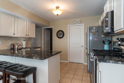 373 Persimmon Ct, Bartlett, IL 60103 photo 4