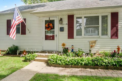 1119 Colton Ave, Bloomington, IL 61701 photo 4