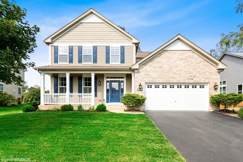 820 Beech Dr, Elgin, IL 60120 photo 1