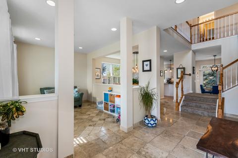 820 Beech Dr, Elgin, IL 60120 photo 4