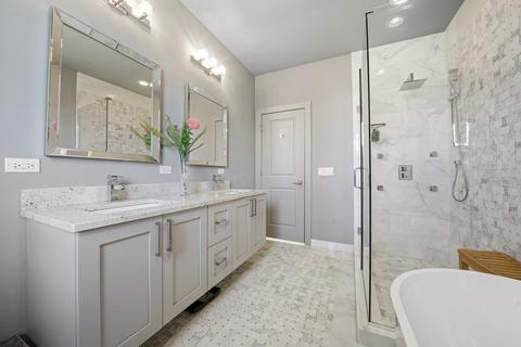 539 E 41st St, Chicago, IL 60653 photo 26