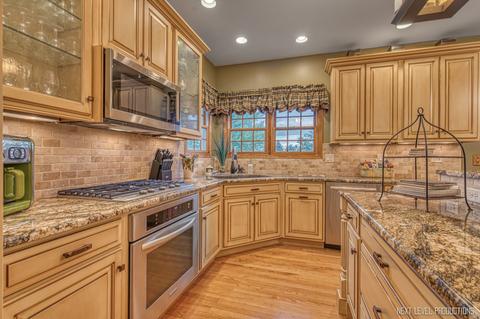 2018 Devonshire Ct, Oswego, IL 60543 photo 7