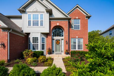12414 Blue Iris Ln, Plainfield, IL 60585 photo 2