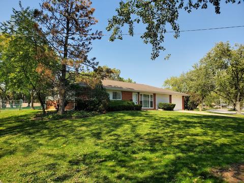 300 Westview St, Hoffman Estates, IL 60169 photo 2