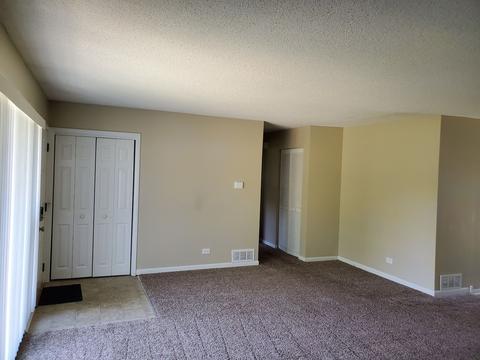 300 Westview St, Hoffman Estates, IL 60169 photo 7