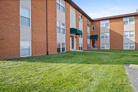 10 Willedrob Rd #2, Bloomington, IL 61701 photo 2