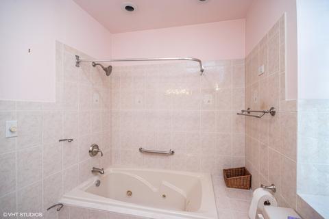 635 E 100th Pl, Chicago, IL 60628 photo 10
