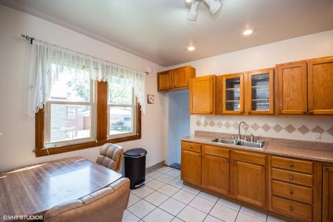 635 E 100th Pl, Chicago, IL 60628 photo 5