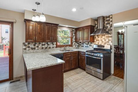 1240 W Dexter Ln, Hoffman Estates, IL 60169 photo 6