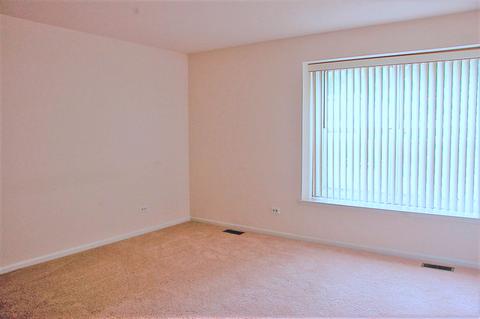 943 Old Oak Cir, Algonquin, IL 60102 photo 9